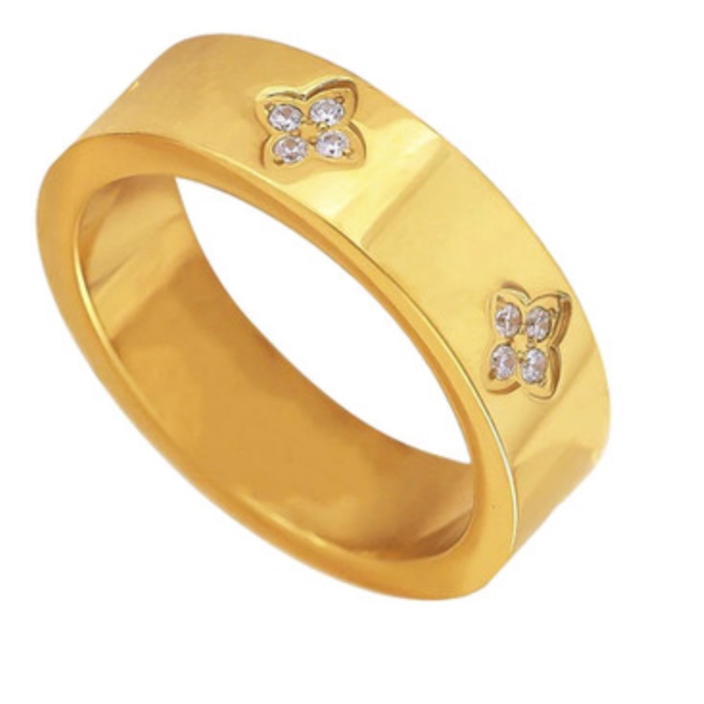 Clover Ring Band